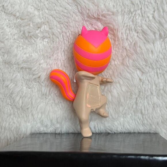 Secret Squirrel Looking Back Hipper Sonny Angel - Picture 5 of 7